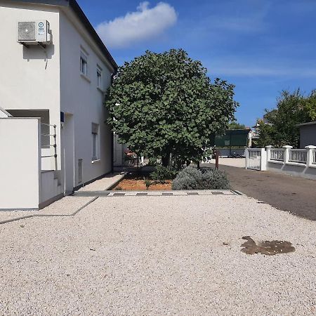 Apartman Bunaric Vir Exteriér fotografie