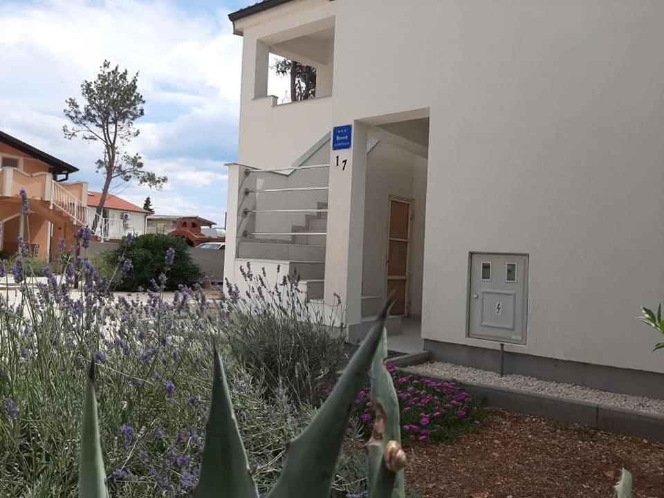 Apartman Bunaric Vir Exteriér fotografie