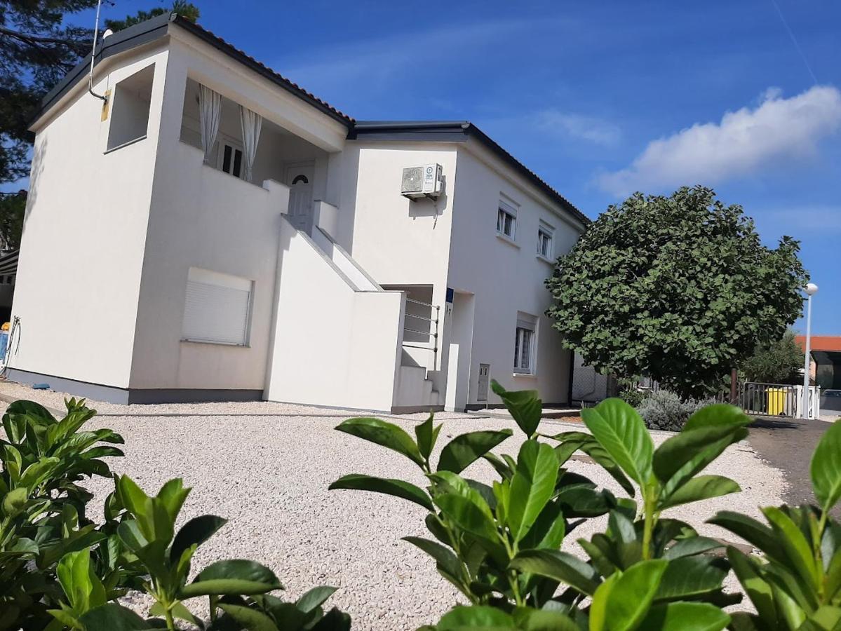 Apartman Bunaric Vir Exteriér fotografie