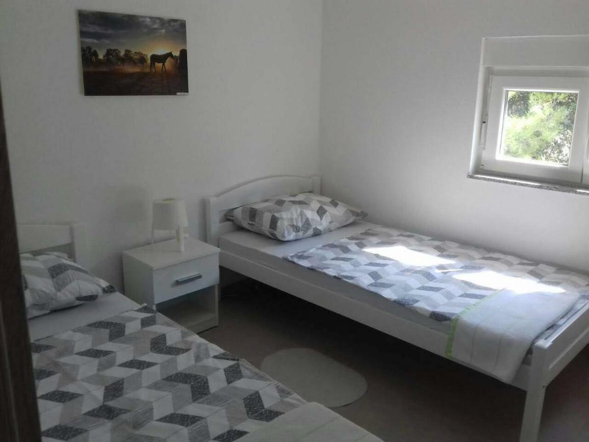 Apartman Bunaric Vir Exteriér fotografie